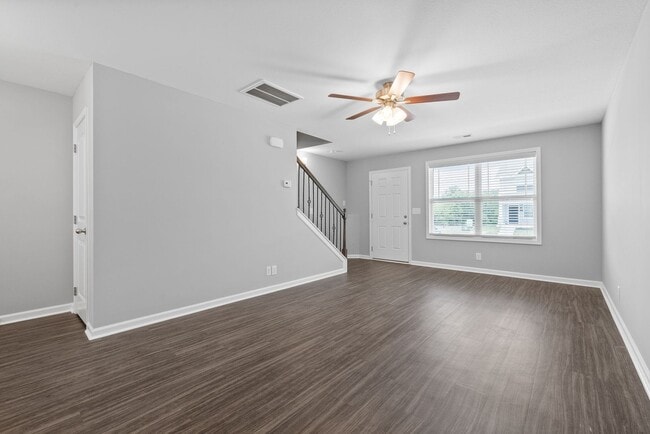Photo - 2 Bedroom 2 1/2 Bath Pet Friendly Condo For Rent!