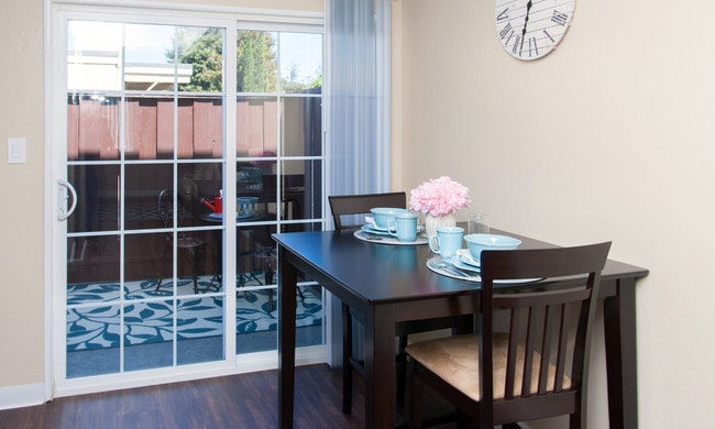 Photo - Cedar on the Boulevard