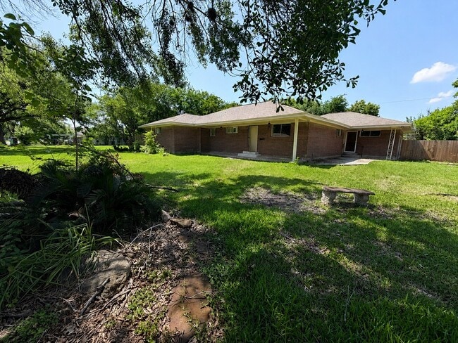 Photo - 807 W Murrill Ave