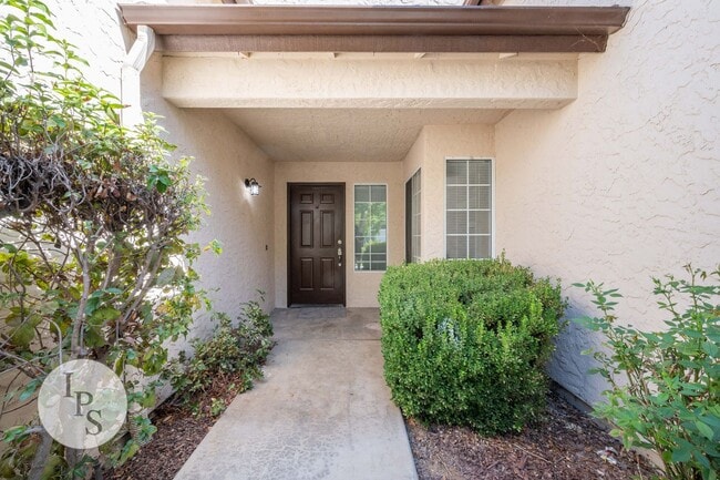 Photo - North Fresno Home in CUSD, 3BR/2BA, Beautiful Updates - Lots of Amenities!