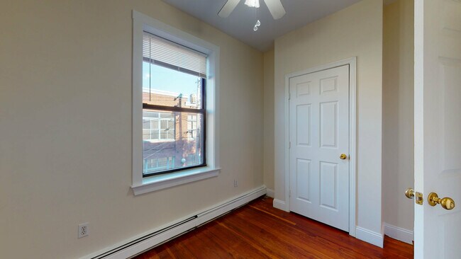 Photo - 15 Linden St Unidad 2