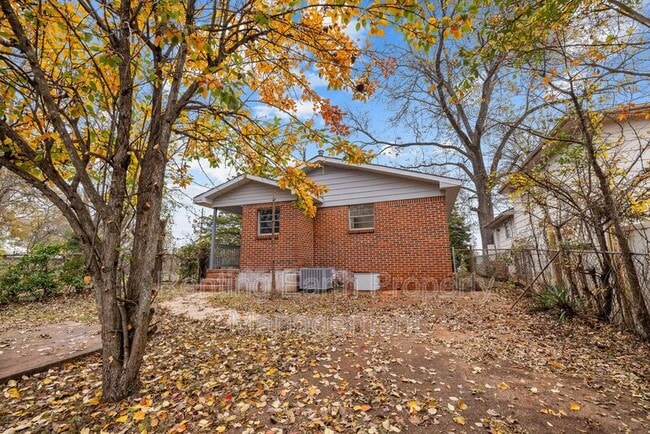 Photo - 2005 Snavely Ave SW