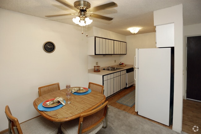 1BR, 1BA - 610 SF - Trailgrove