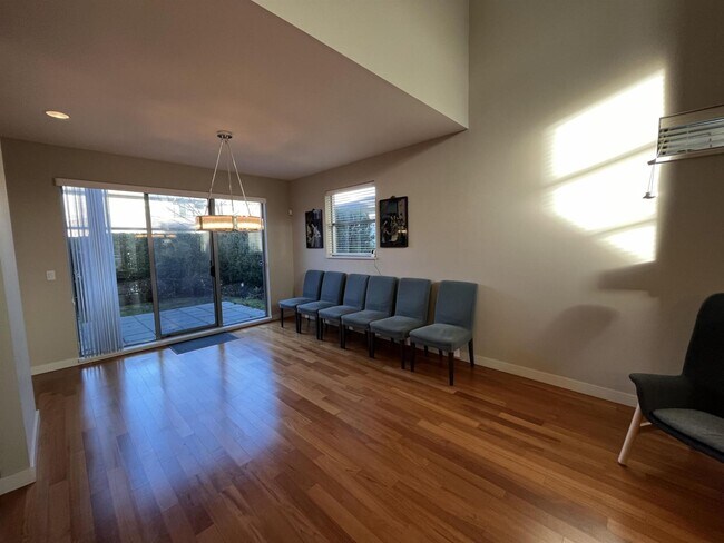 Photo - 2603 162ND St