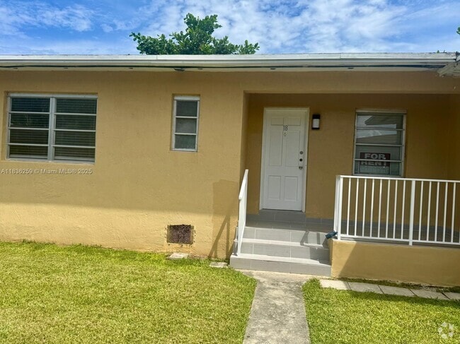 Building Photo - 2165 Bay Dr Unit 18 Rental