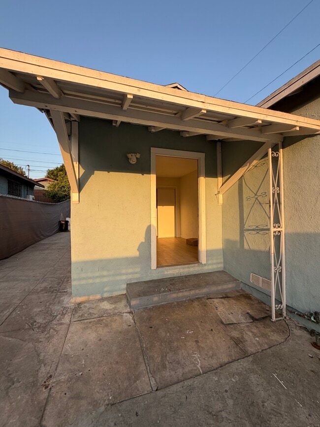 Photo - 661 W Ave 28