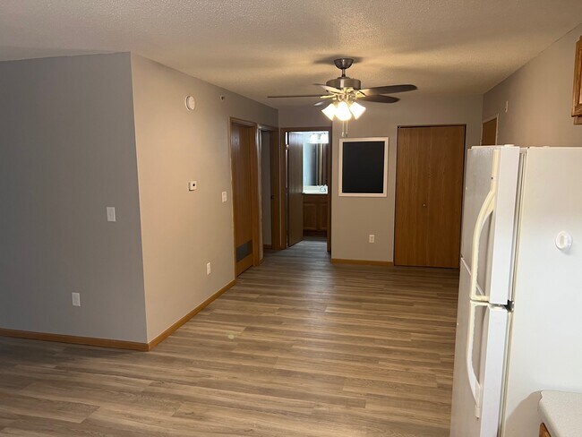 Photo - 431 Central AVE W