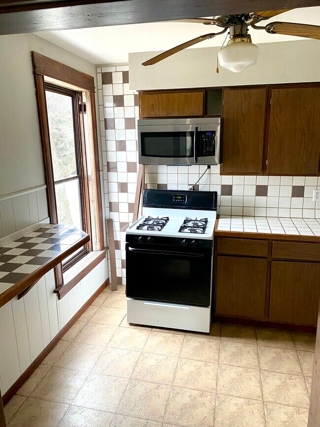 Photo - 720 Goold St Unidad Goold