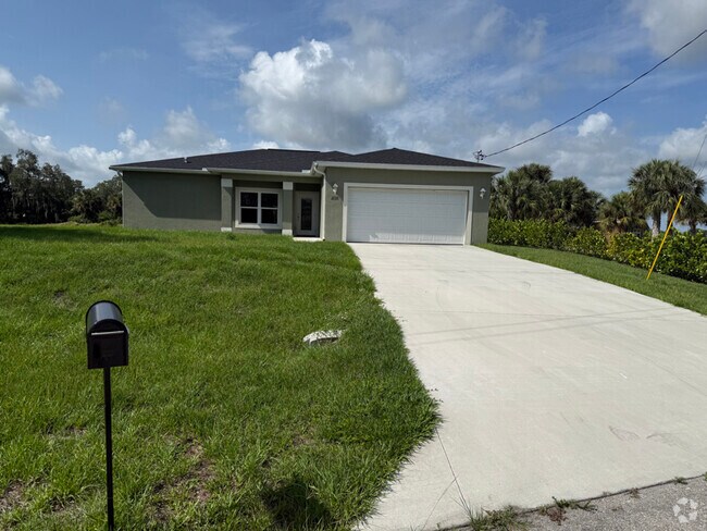 Building Photo - 1136 S Hilton Cir Rental