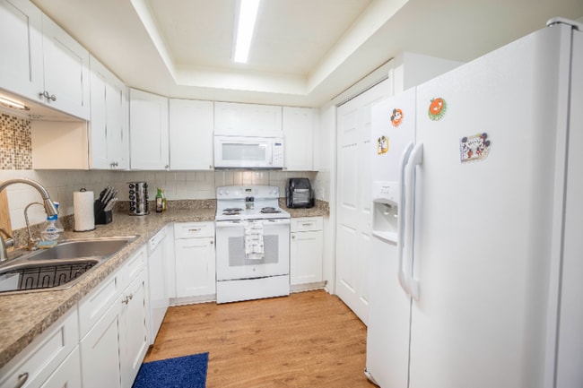 Photo - 411 Marjon Ave