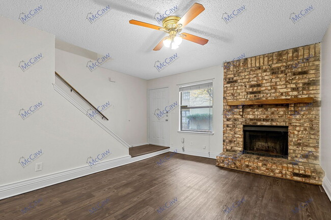 Photo - 800 Bluebonnet Dr