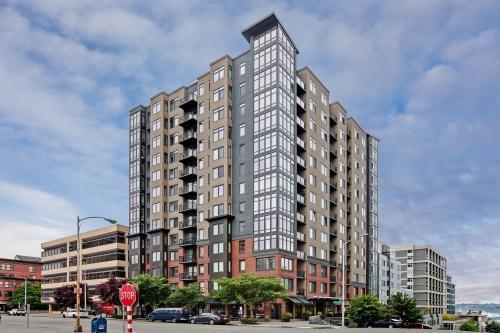 Building Photo - 0 bedroom in Seattle WA 98121 Unit 601 Rental