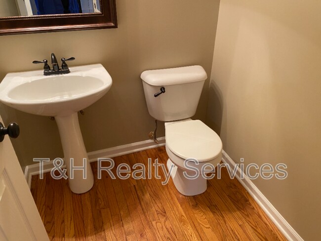 Photo - 11451 Sutton Pl Dr E