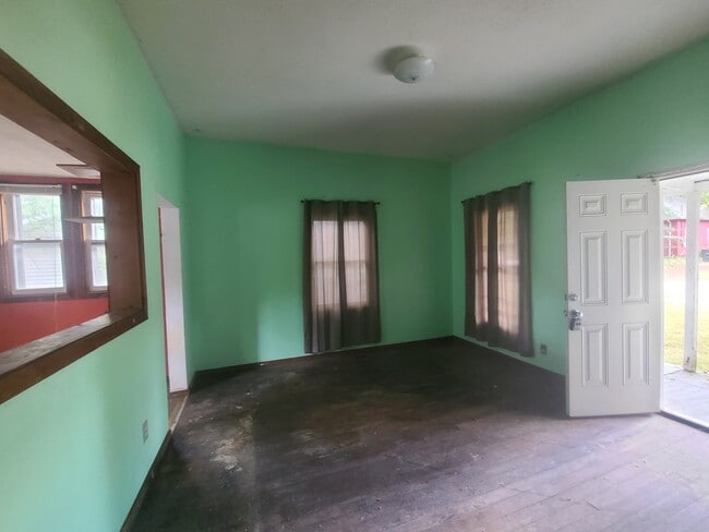 Photo - 615 N Almond St