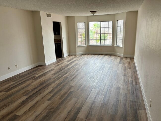 Photo - 1316 Wheatland Way
