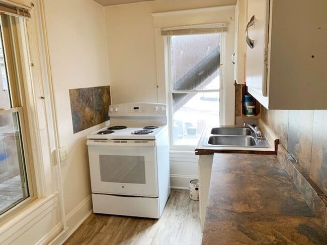 Photo - Szabo-127 Langhorne Avenue Unidad Szabo-127 Langhorne Avenue-Apt. #2