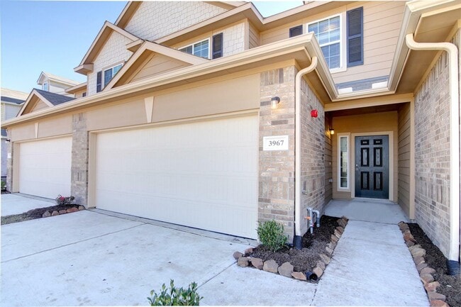 Building Photo - 3967 Lexington Manor Ct