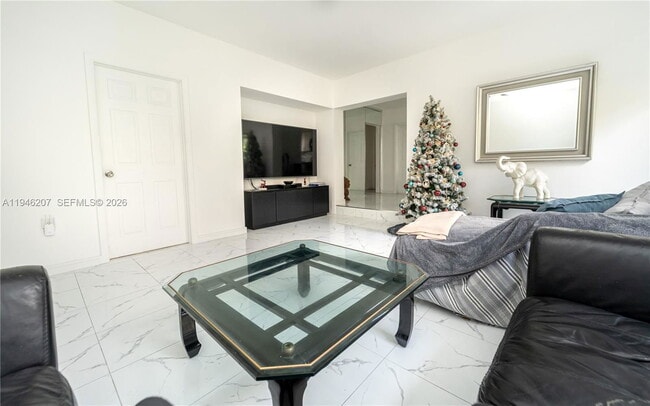 Photo - 919 SW 25th Ave