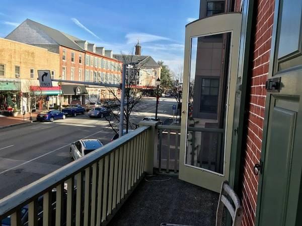 Building Photo - 126 W Market St Unit #3