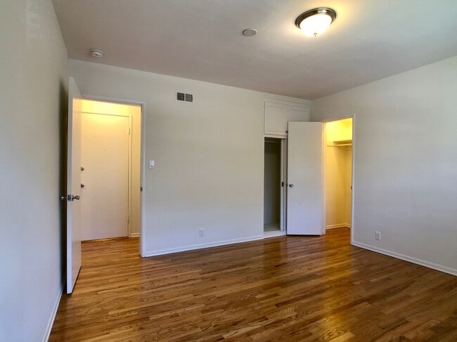 Photo - Bright, Spacious 2Bd 1Ba Unit within walking distance of UCLA and Westwood Village Unit 11000 Massachusetts ACTIVE