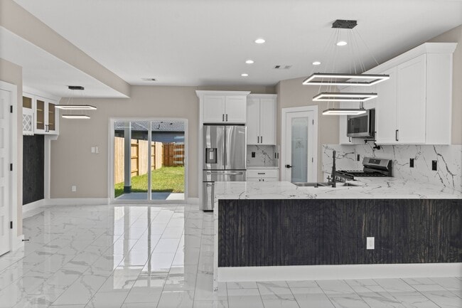 Photo - 7927 Colonial Ln