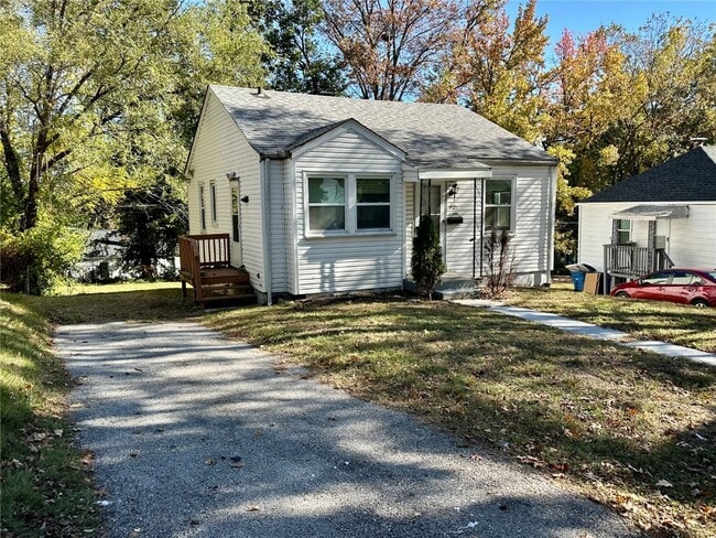 Photo - 7121 Lamont Dr