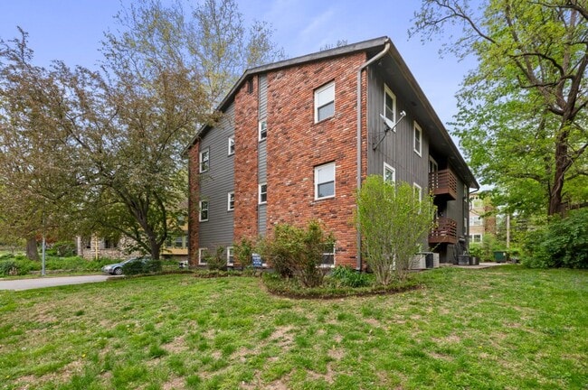 Building Photo - KOSOBRO