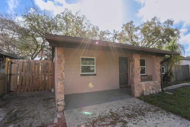 Photo - 1827 Larkin Ave