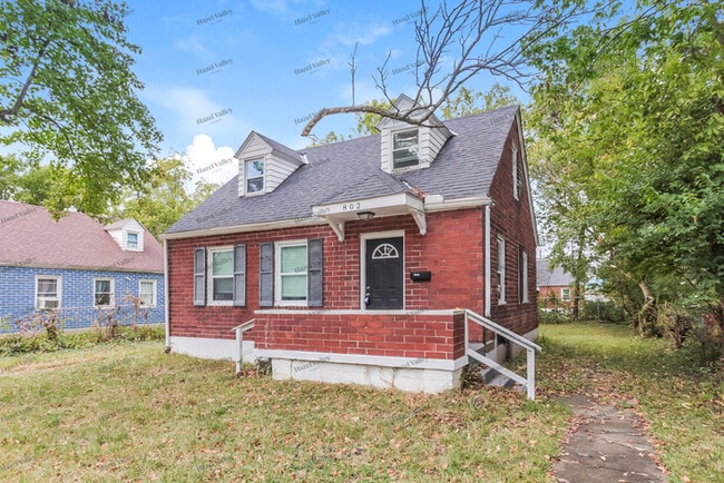 Photo - 802 Van Buren St