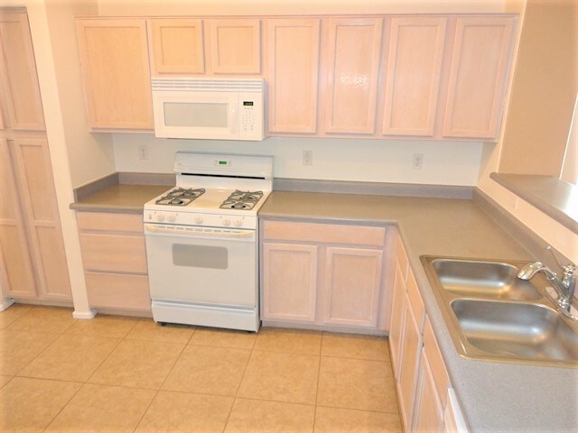 Photo - 9045 W Holly St