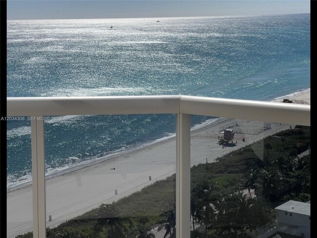 Building Photo - 4779 Collins Ave Unit 1804