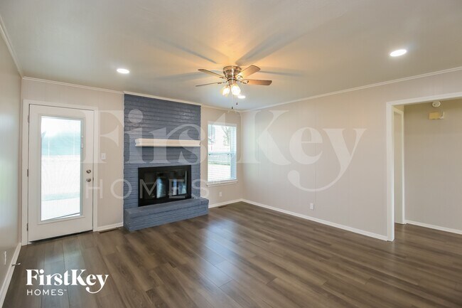 Photo - 743 Nancy Lynn Terrace