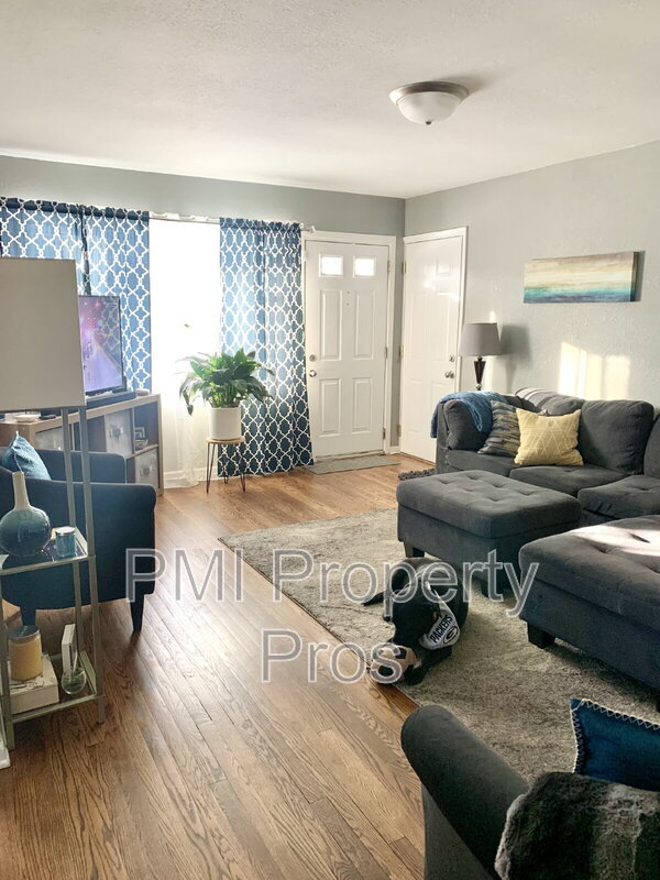 Photo - 2792 S 58th St