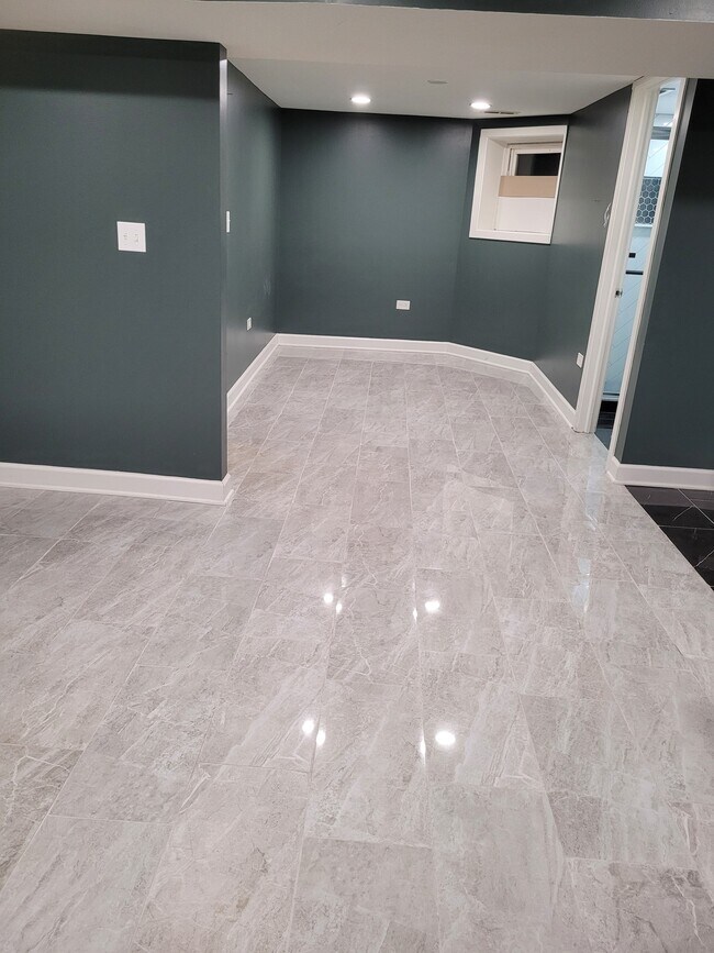 Photo - 6164 N Hamilton Ave