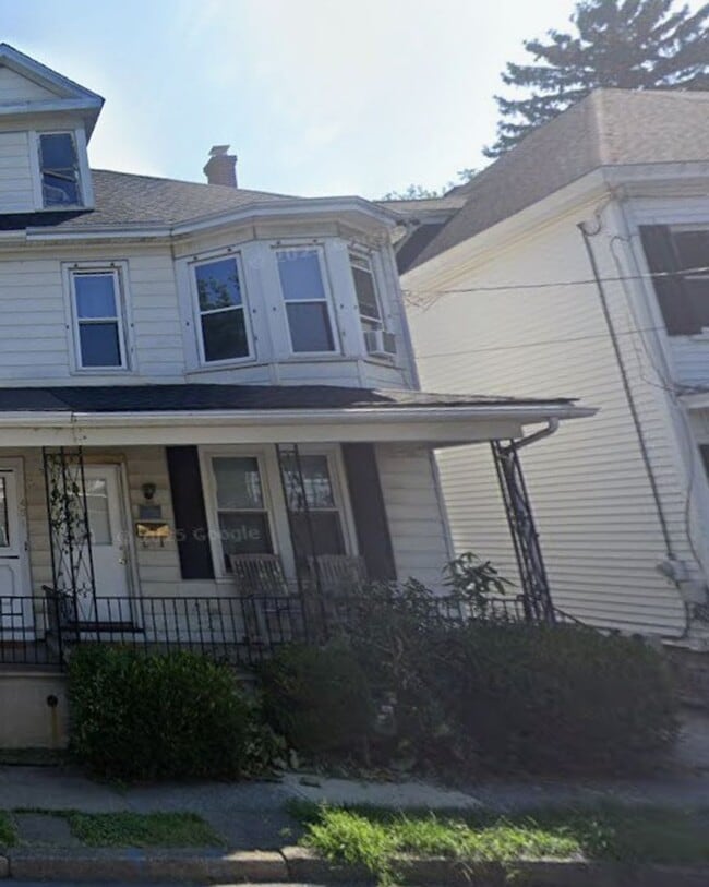 Building Photo - 429 McCartney St