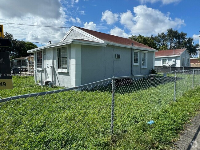 Building Photo - 2103 NW 57th St Rental