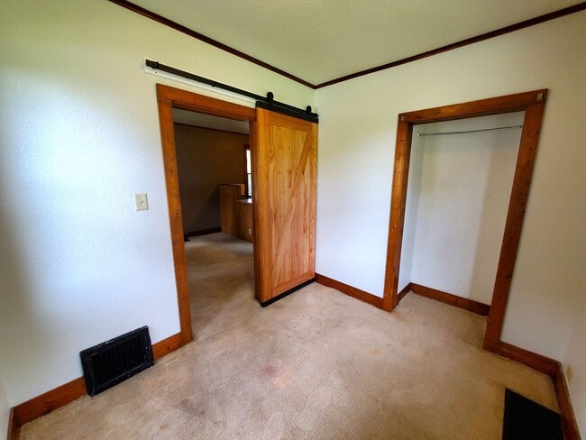 Photo - FOR RENT: 147 FRENCH- cute one bedroom bun...