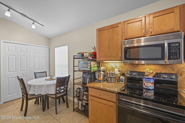 Photo - 3275 Burdock Ave