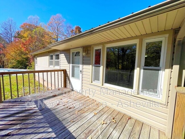 Building Photo - 53 Magic Dr