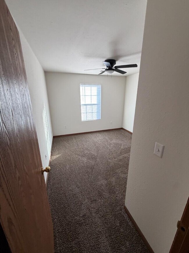 Photo - 100 Aldergate St