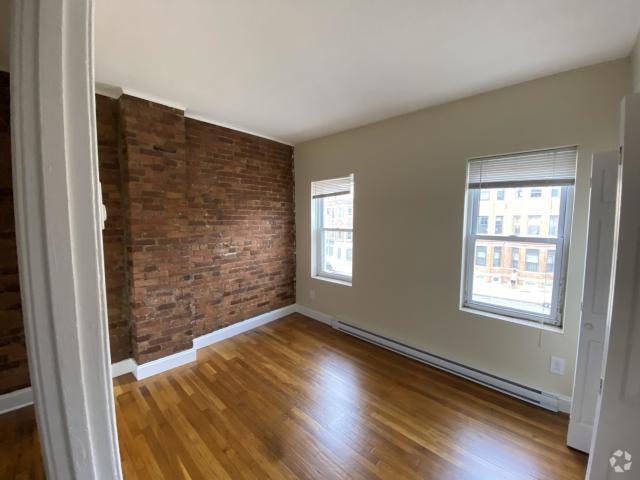 Building Photo - 2 bedroom in Boston MA 02115 Rental