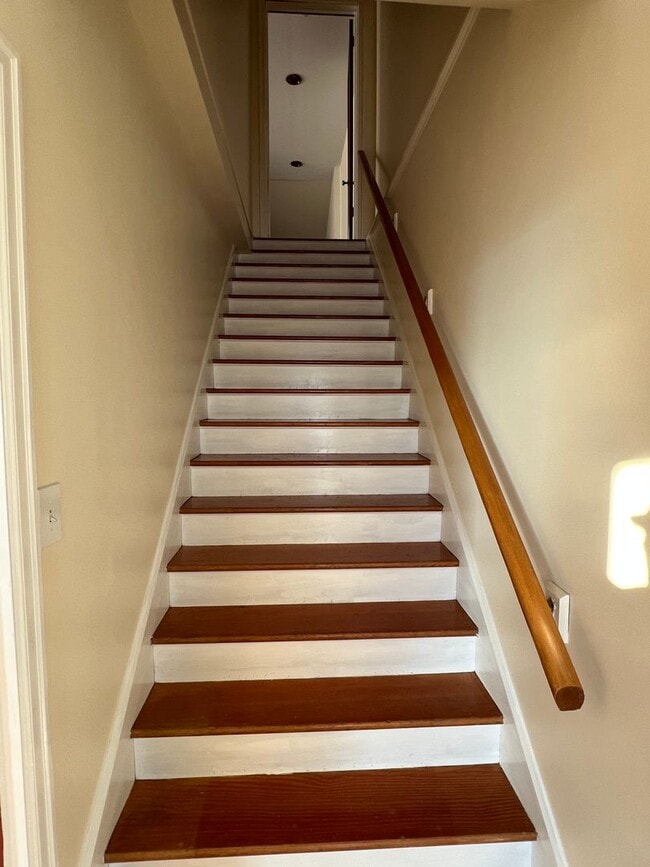 Photo - 403-405 1/2 W Granite Unit 405 1/2