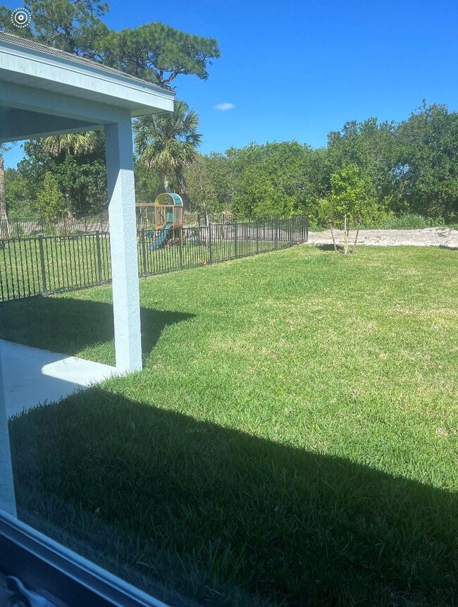 Photo - 456 Cherimoya St