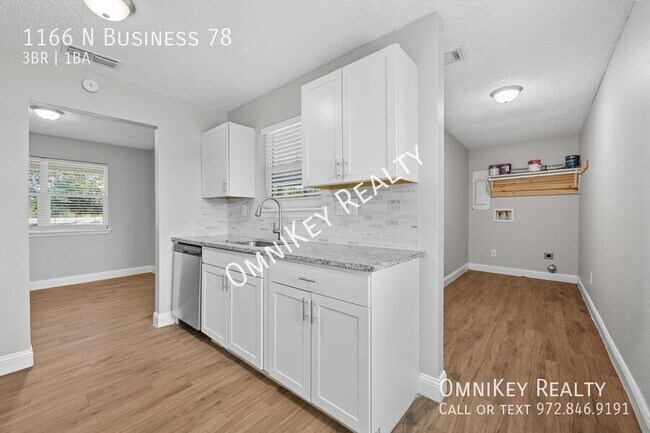 Photo - 1166 N Texas 78 Business