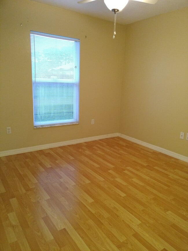 Photo - 405 N Willow Ave