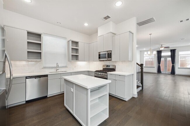 Photo - 4314 Marina St