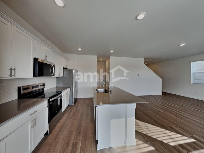 Photo - 4720 85th Dr NE