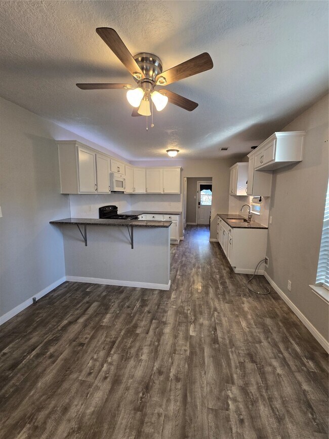 Photo - 511 S Roosevelt Ave