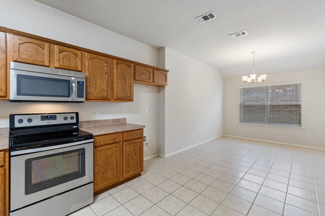 Photo - 2281 Fieldcrest Dr