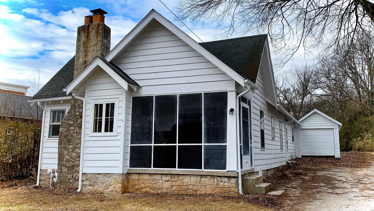 Photo - 516 Regents Ave